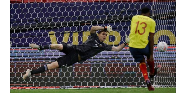 Amicizia argentina tra Lionel Messi ed Emiliano Martínez